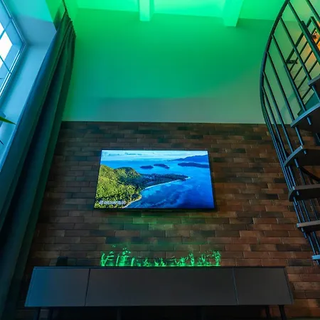 Soho Gallery Loft 437